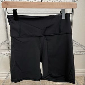Athleta Lightning bike short 5”